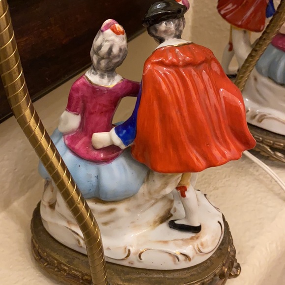 Vintage Boudoir matched pair of lamps without shades - Picture 13 of 14